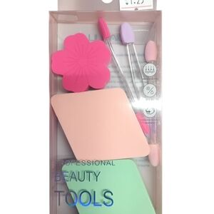 Beauty Tools Set with Sponges and Applicators